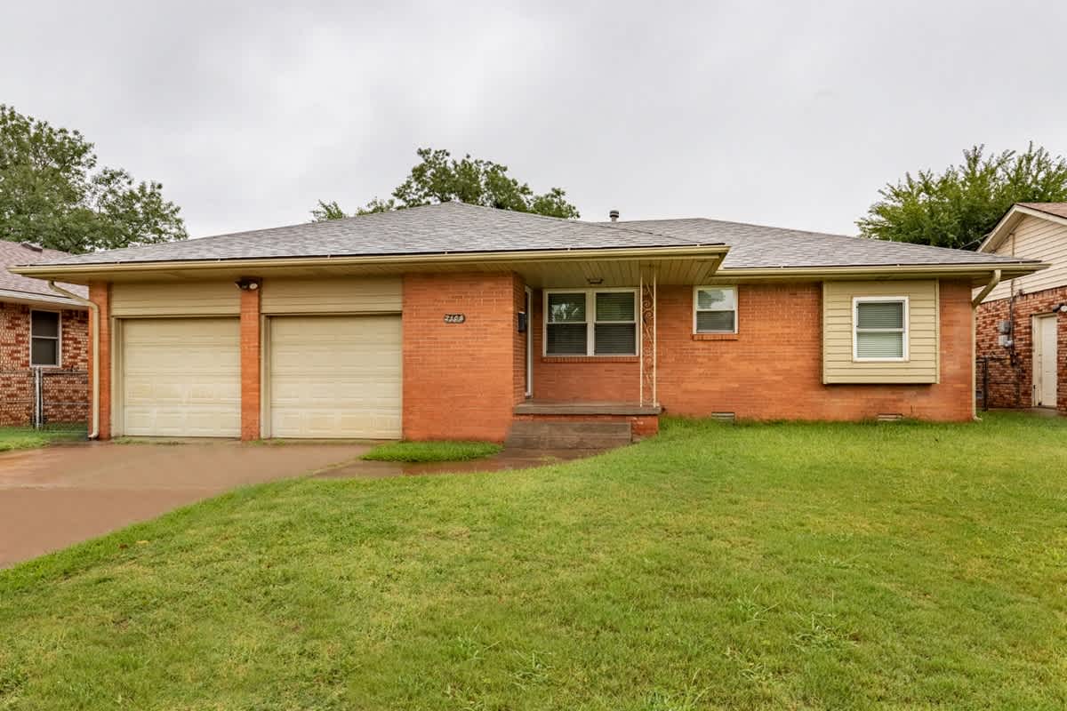 2108 Henderson Dr – photo 1