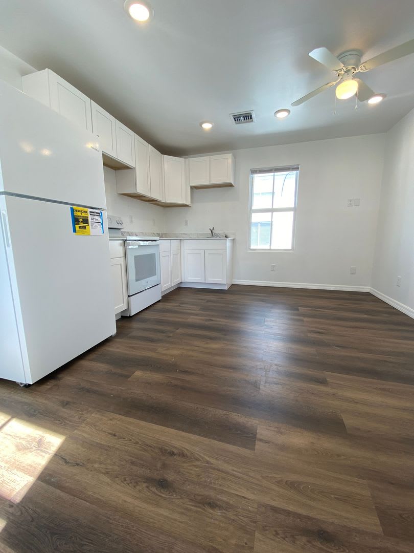Move In Today with Ease — Only First Month’s Rent + Security Deposit Needed! – photo 2