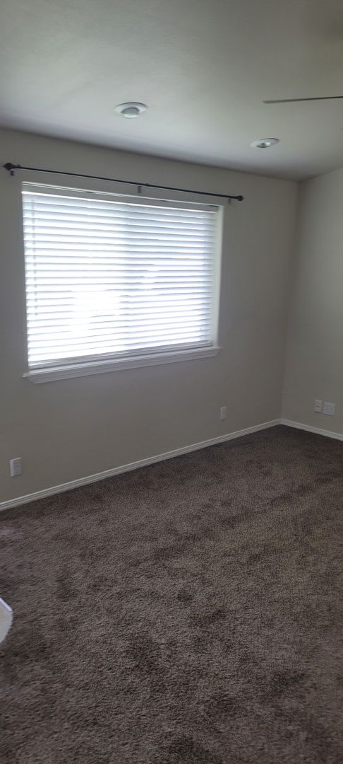 Cozy home on large lot w/fenced backyard – photo 4