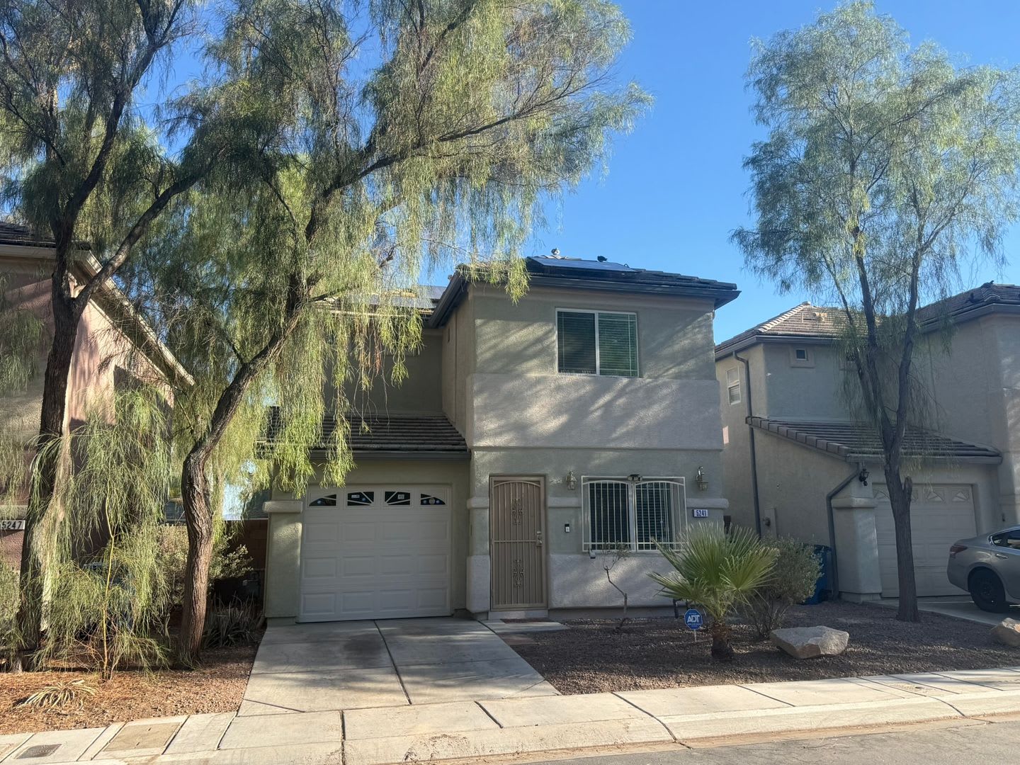 Charming Home Located Near Nellis Blvd Lake Mead Blvd – photo 1