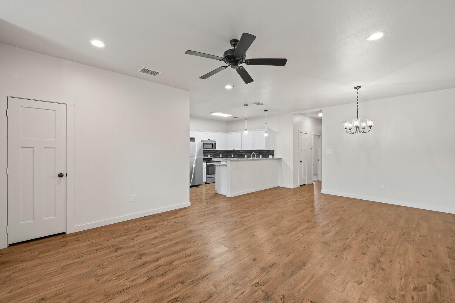 2554 138Th Street – photo 3