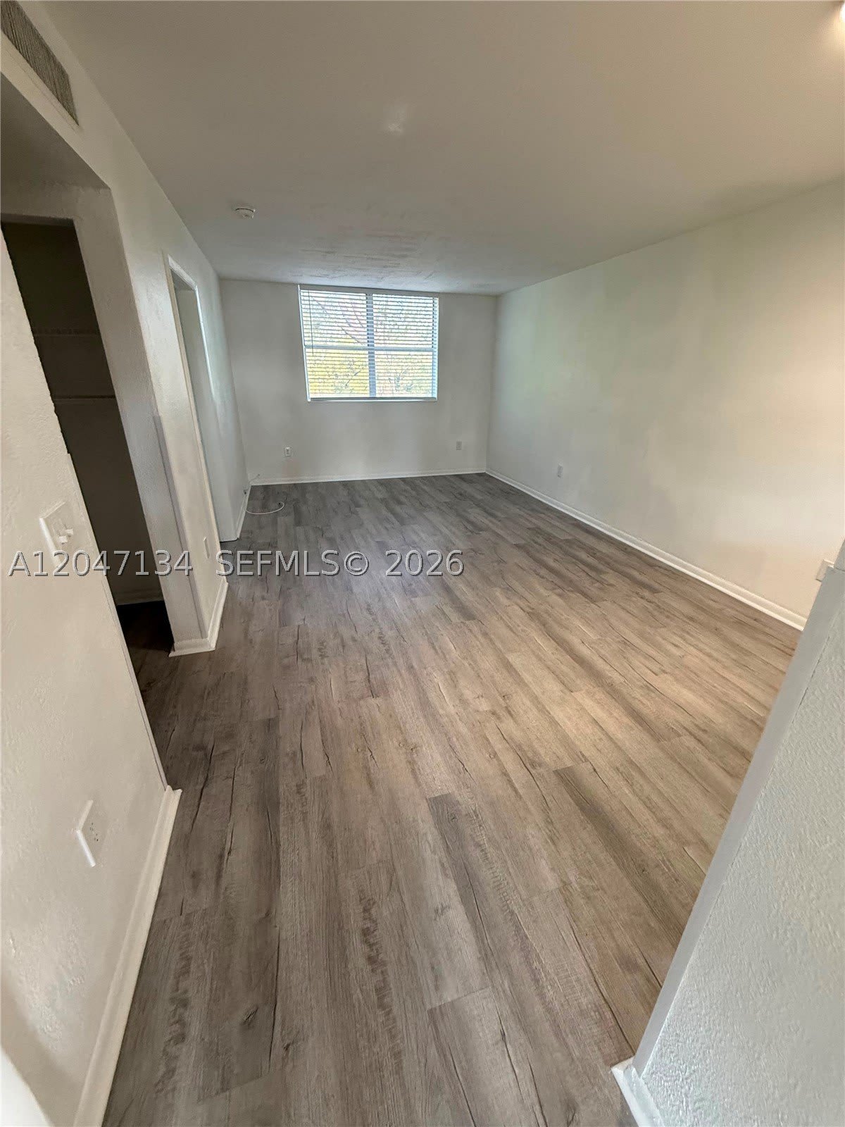 1205 NW 103rd Ln – photo 4