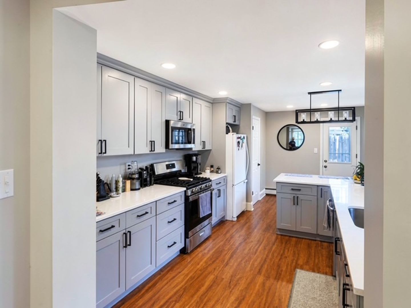 4 Bedroom 2 Bathroom – photo 2