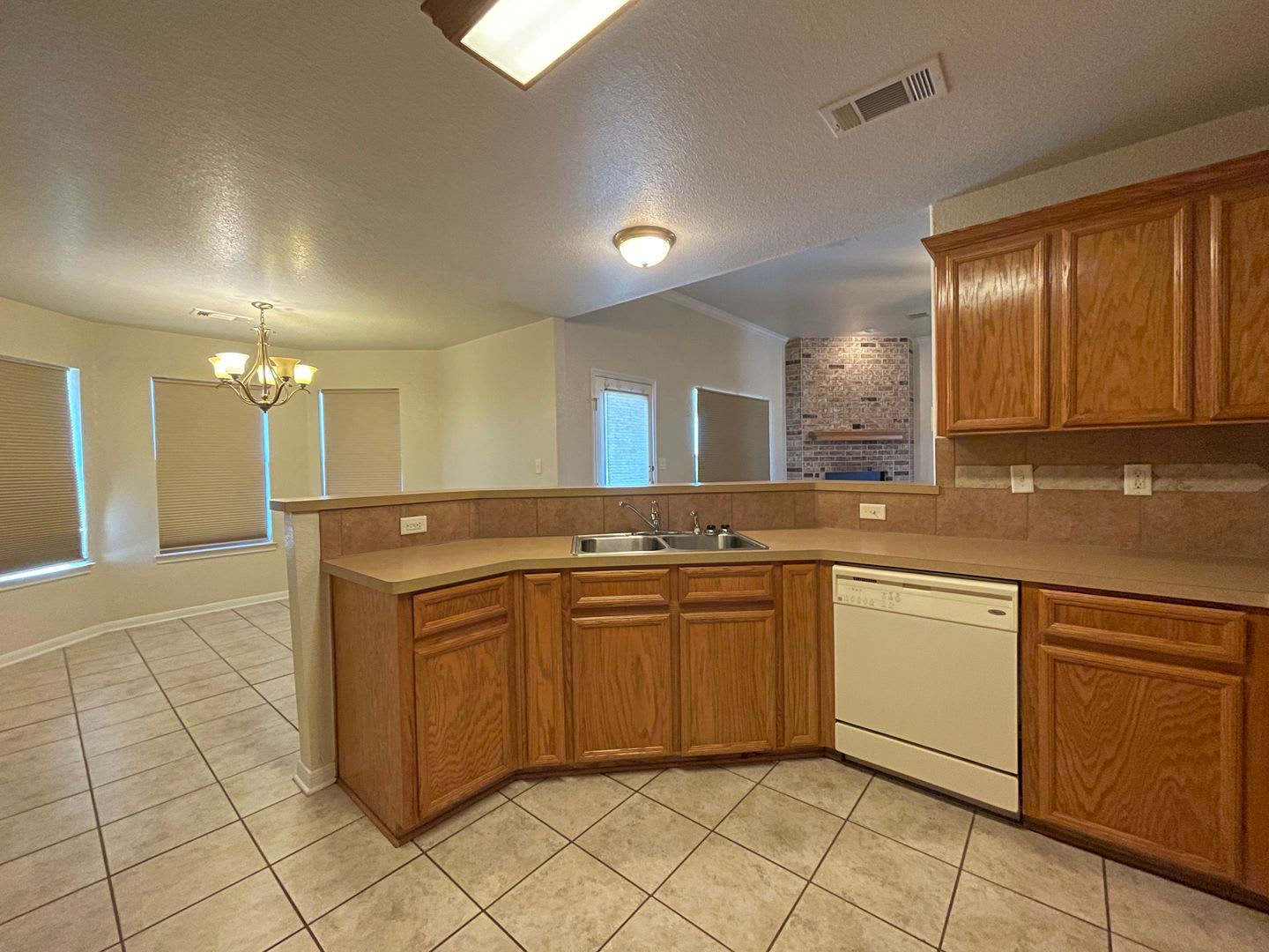 4-Bedroom House for Rent in Killeen – photo 5