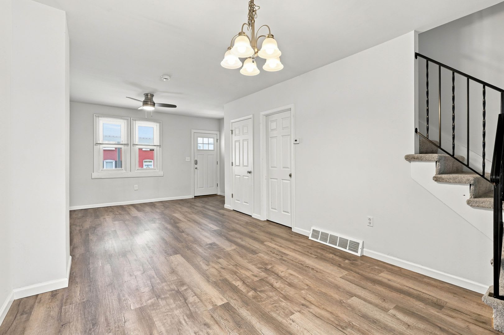 Beautiful 3 Bed 1 Bath Available Now – photo 4