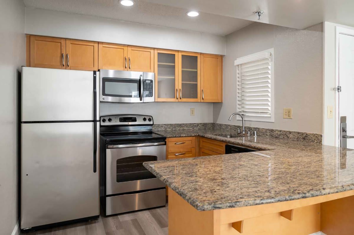 Clear Lake Apartments – photo 1