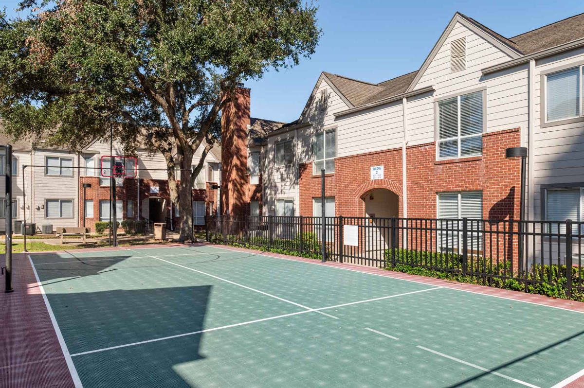 Clear Lake Apartments – photo 4