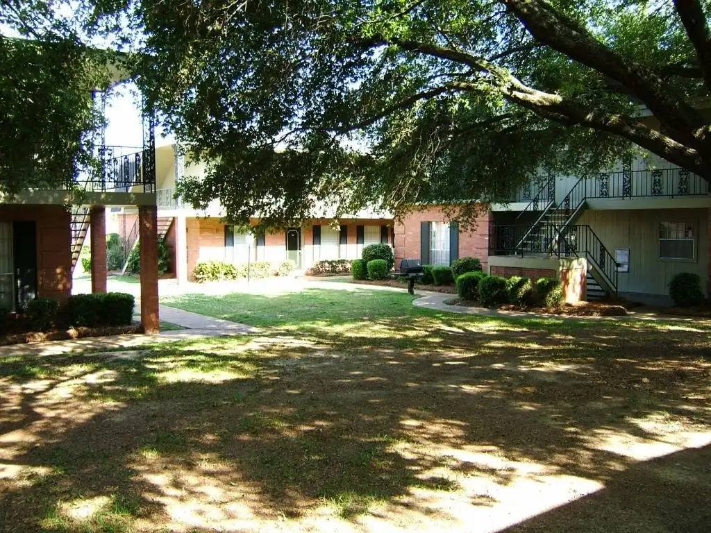 The Briars Apartments – photo 3