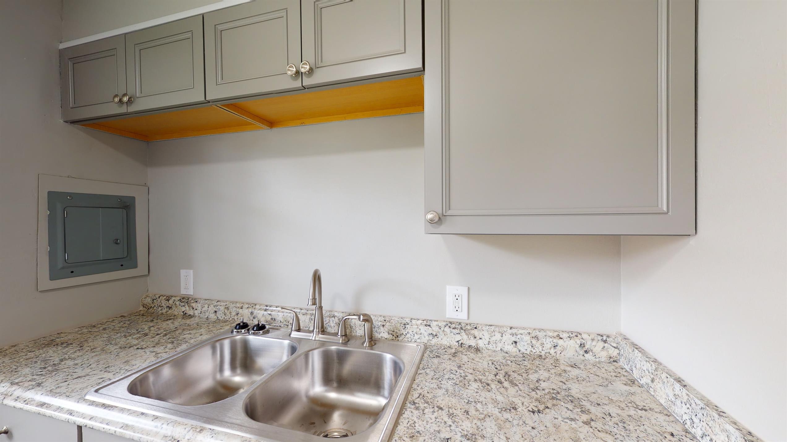Buffalo Townhomes at Delsan Court – photo 4