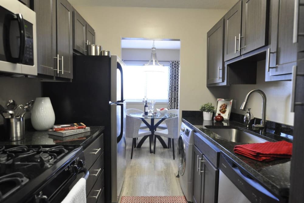Goldelm at 414 Flats – photo 2