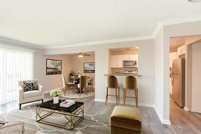Glenlake Village Apartments – photo 4