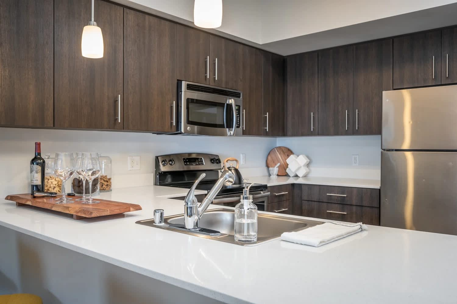 The Waterline Apartments – photo 3