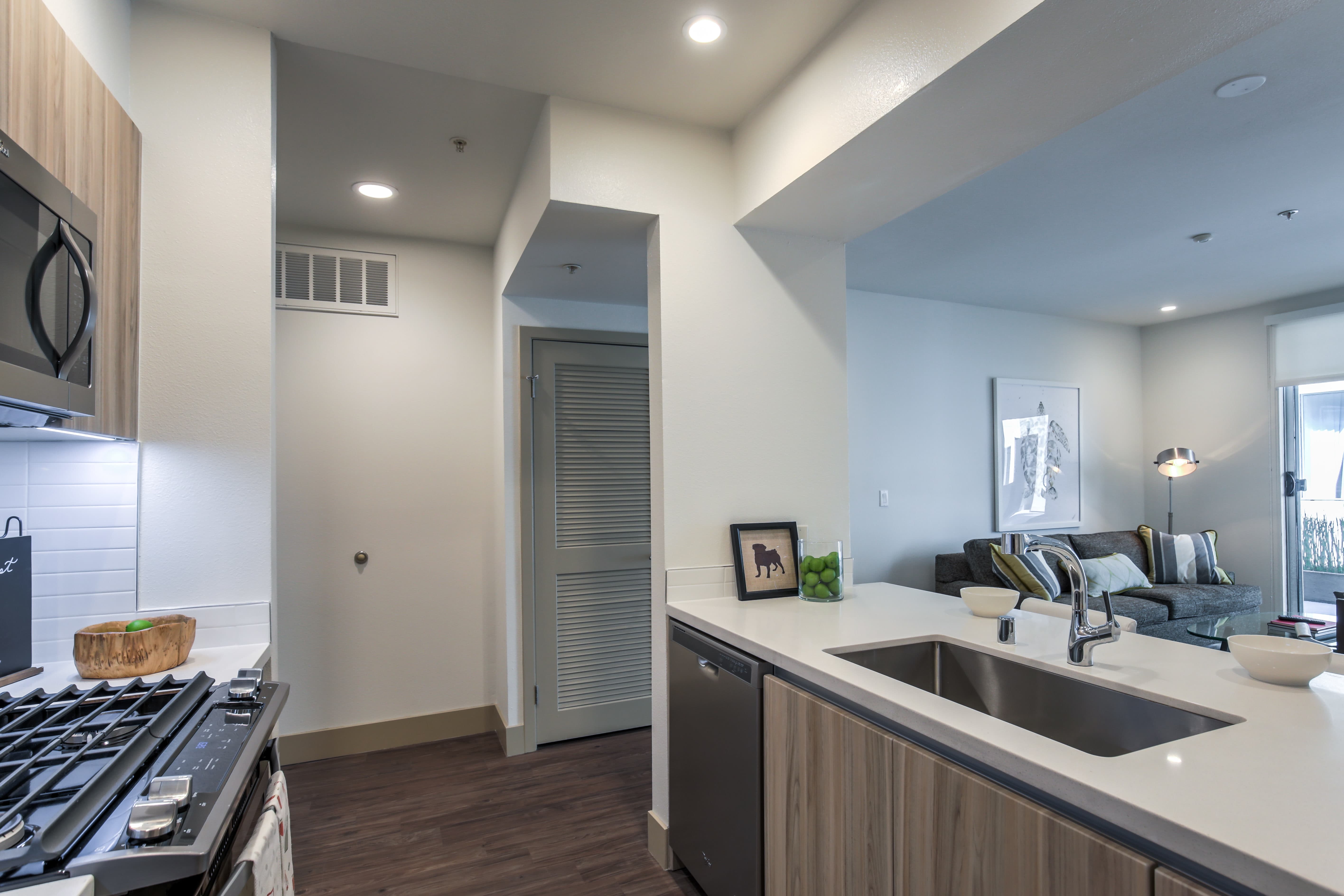 Living at Santa Monica – photo 5