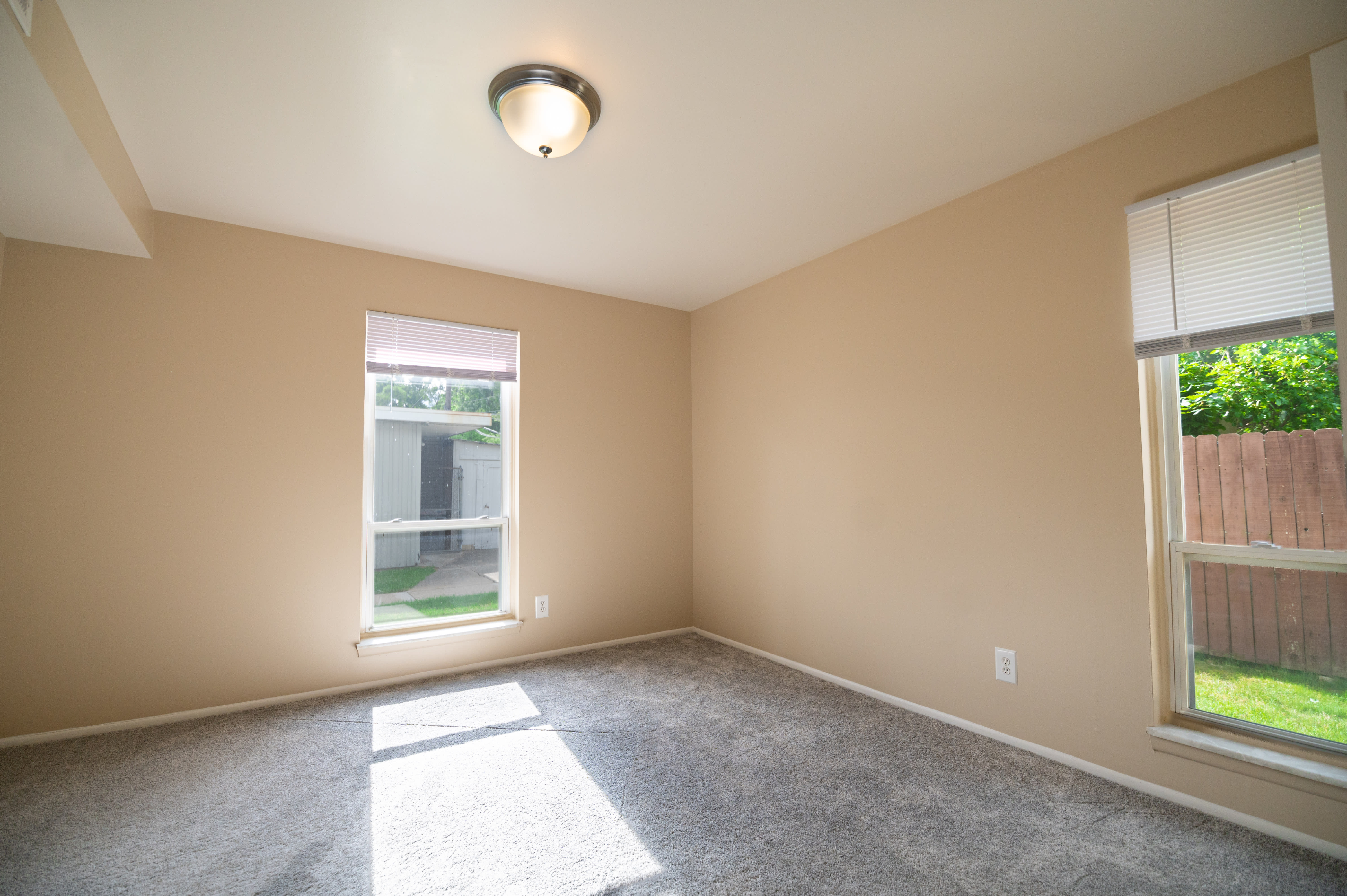 Embassy West Apartments – photo 4
