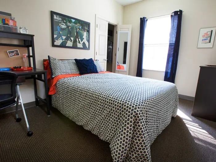 College Suites at City Station East – photo 4