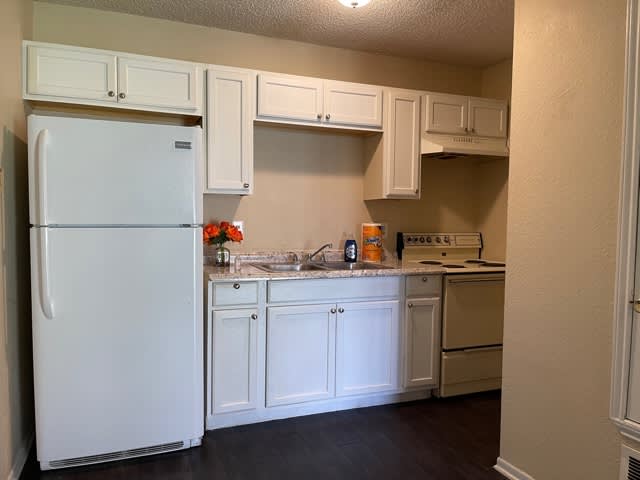 Kelly Apartments – photo 1