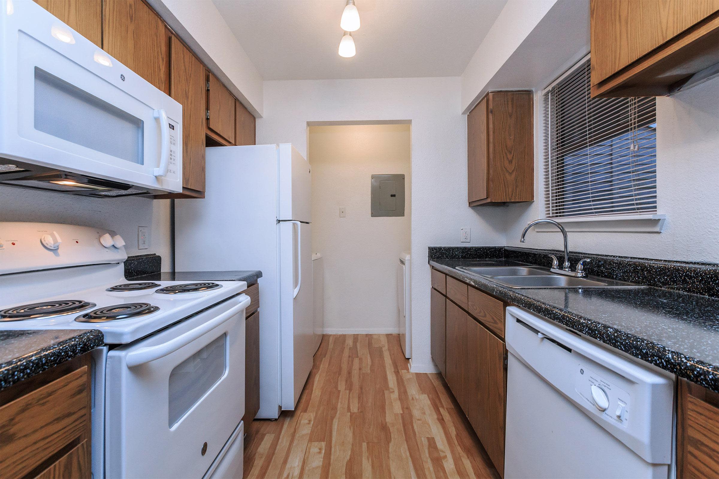 Stone Hollow Apartments – photo 1