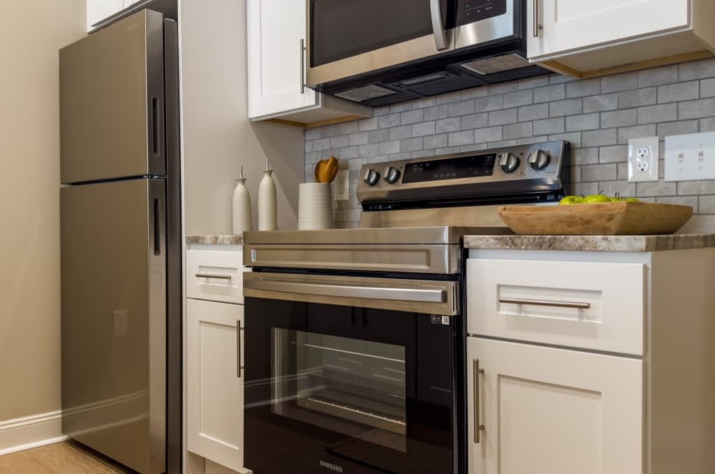 Eight West Third Apartments – photo 2