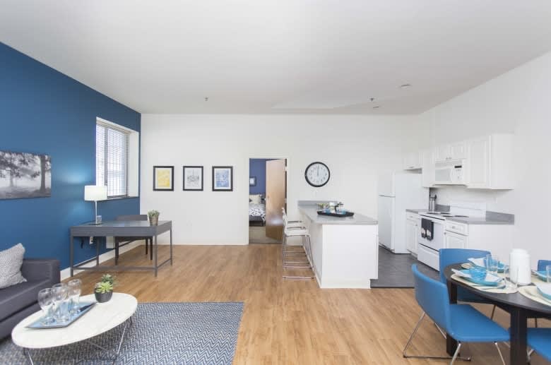 UNIVERSITY APARTMENTS – photo 2