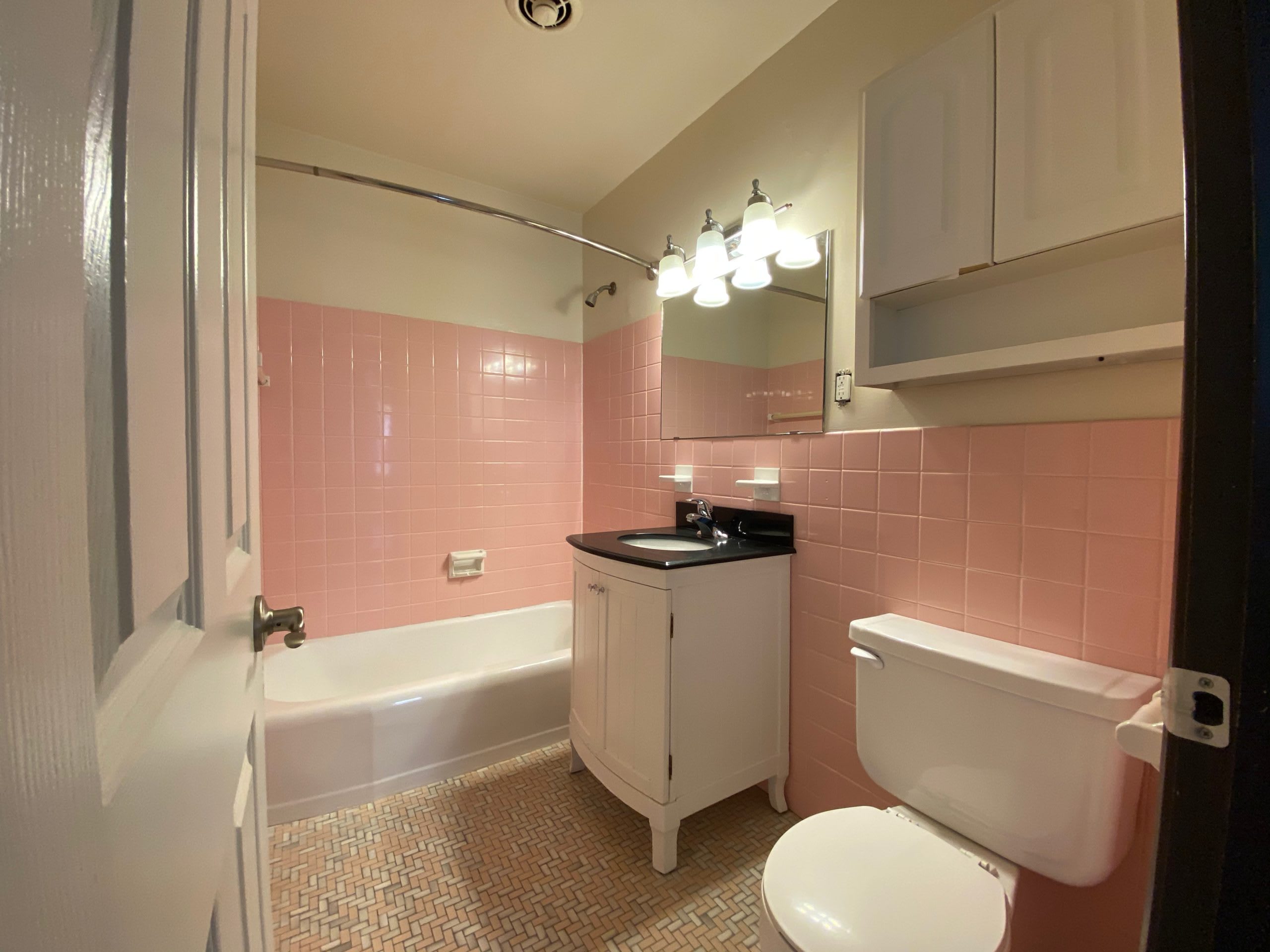 West 7th Apartments – photo 2