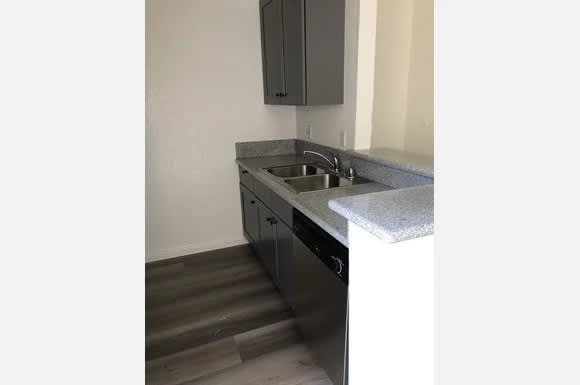 1210 N Cherokee Ave – photo 4