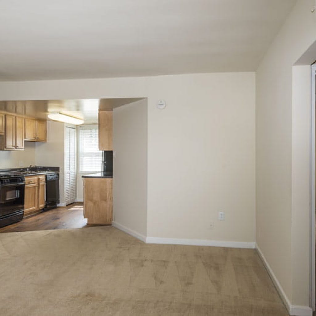 Eaton Square at Arlington Ridge – photo 4
