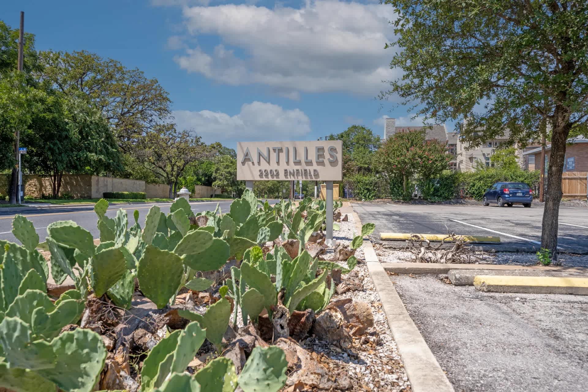 Antilles Apartments – photo 1