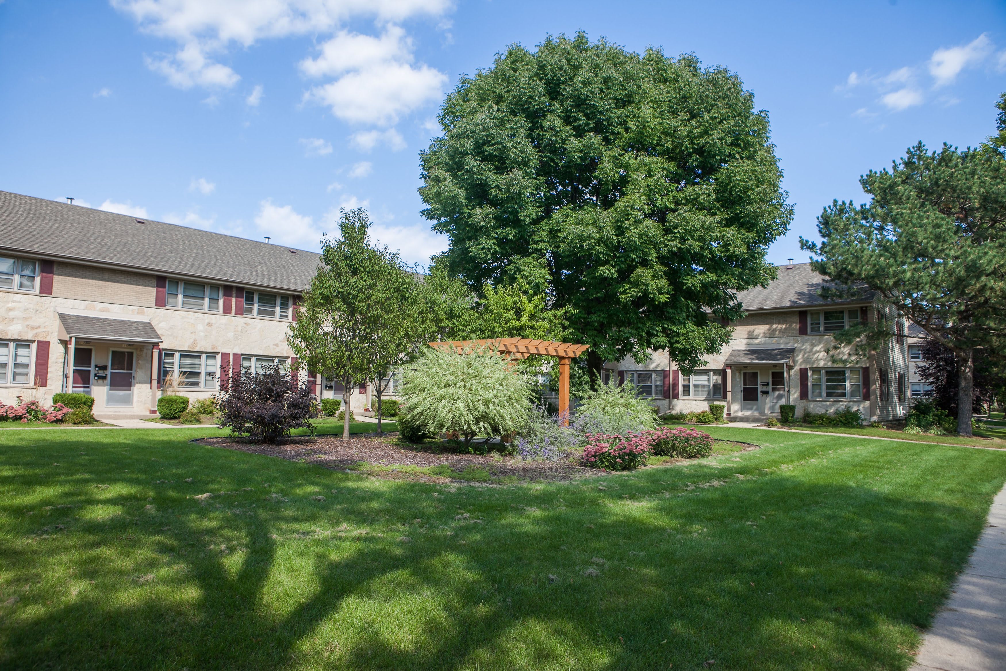 Bay Village Apartments – photo 2