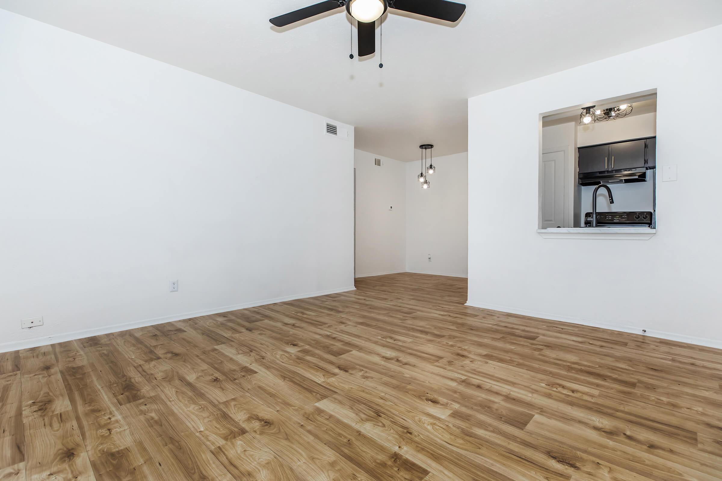 Casa Hills Apartments at Dallas West – photo 2