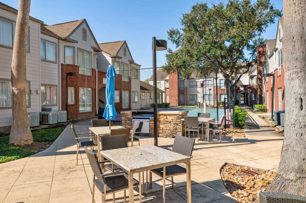 Clear Lake Apartments – photo 5