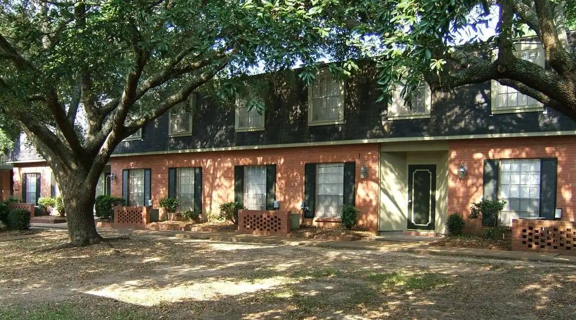 The Briars Apartments – photo 2