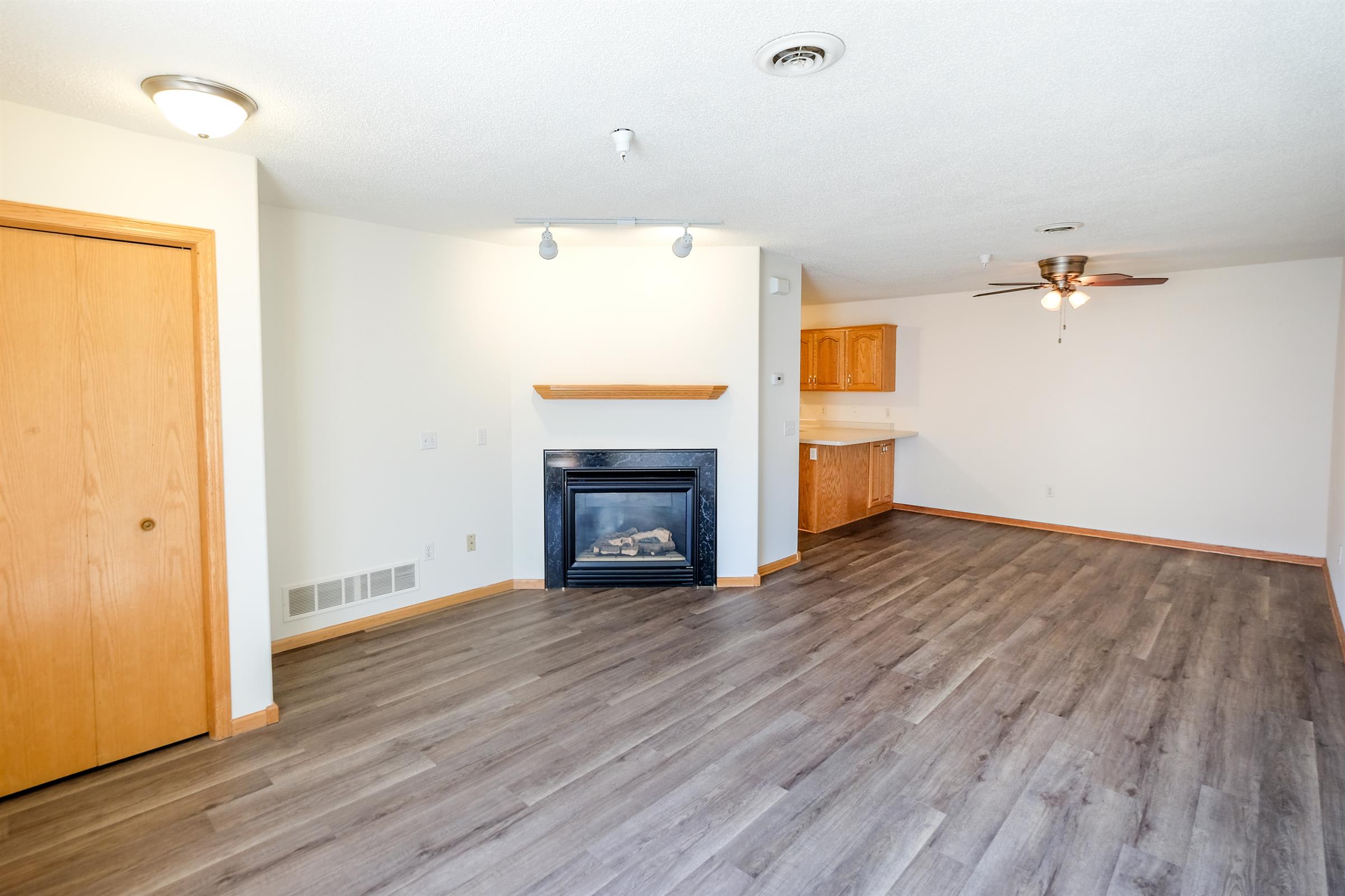 Oak Pointe Townhomes – photo 3