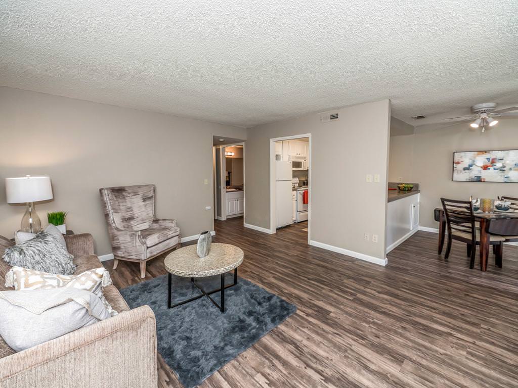 Woodlake Close – photo 5