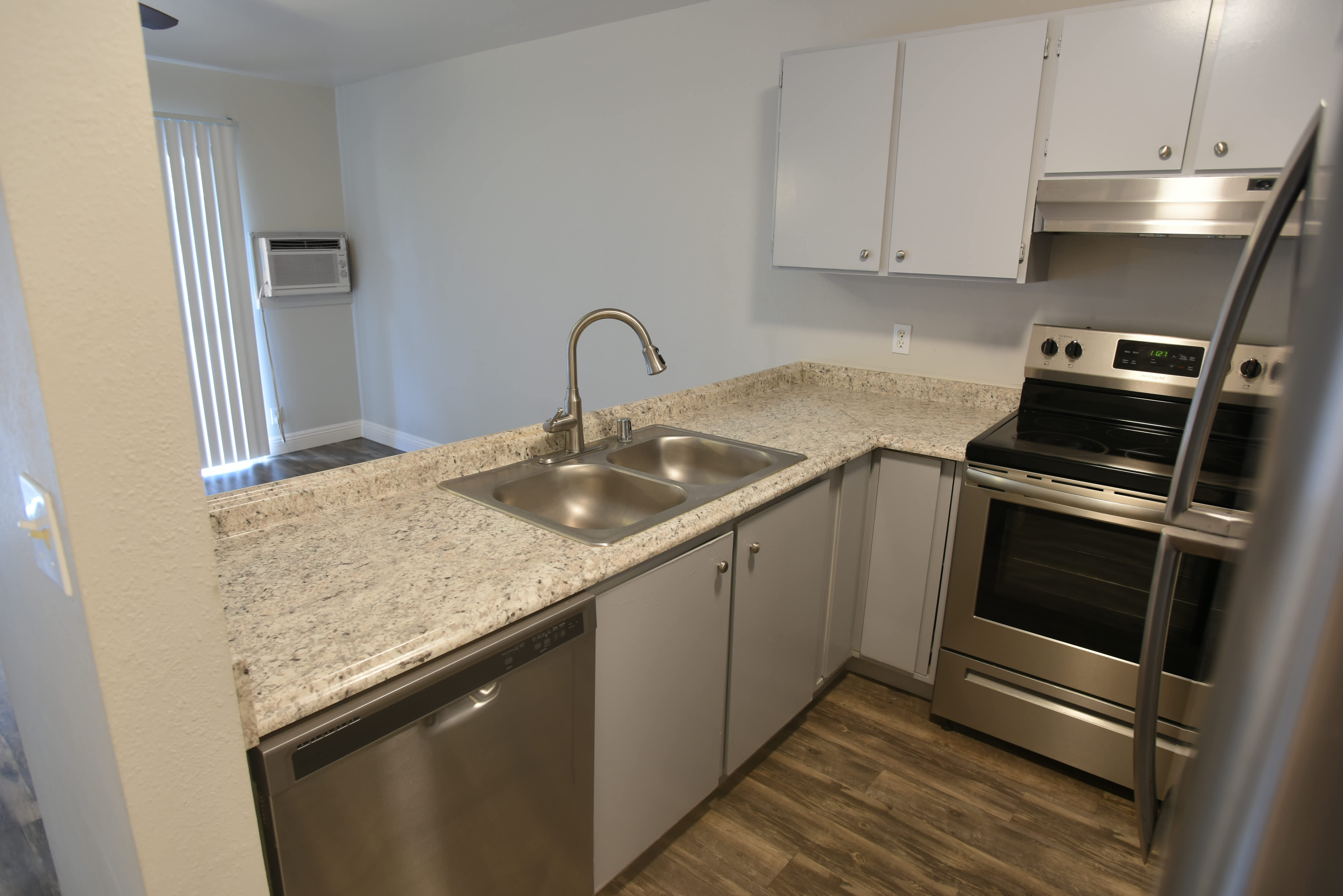 SUNSET TERRACE – photo 1
