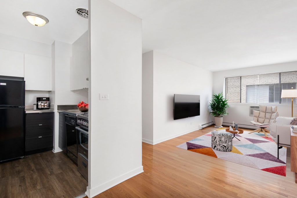 537 West Melrose – photo 4