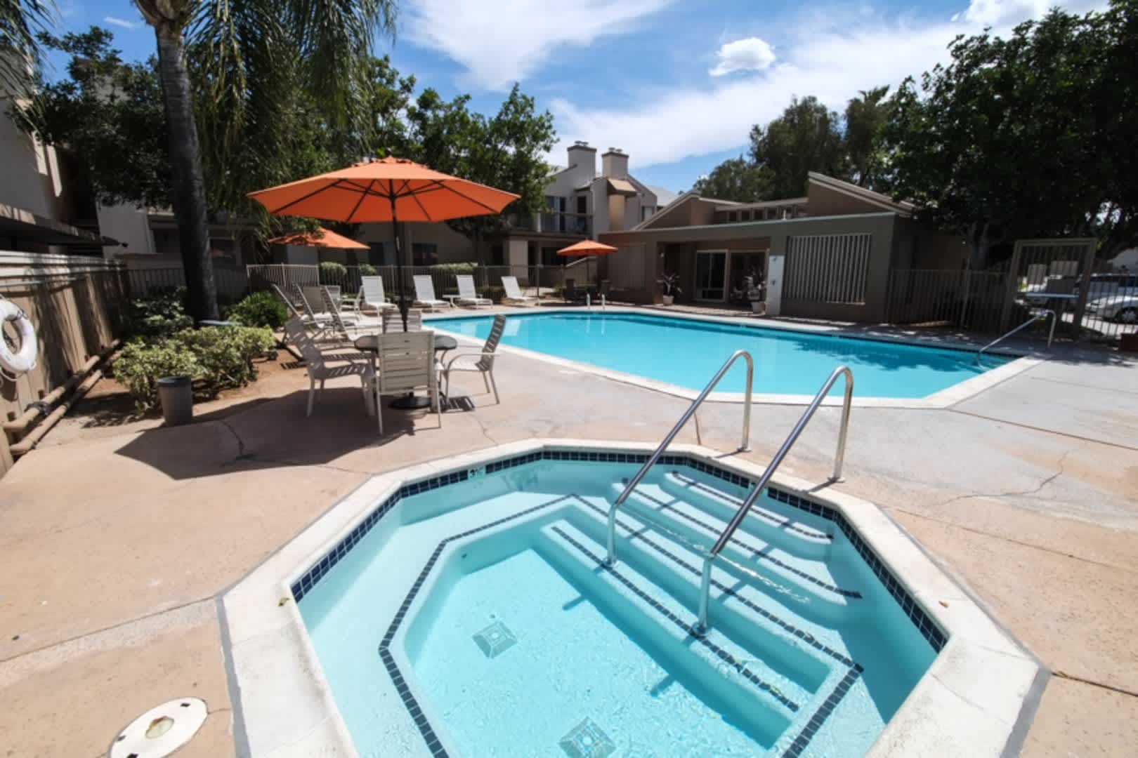 Oak Hill Apartments – photo 1