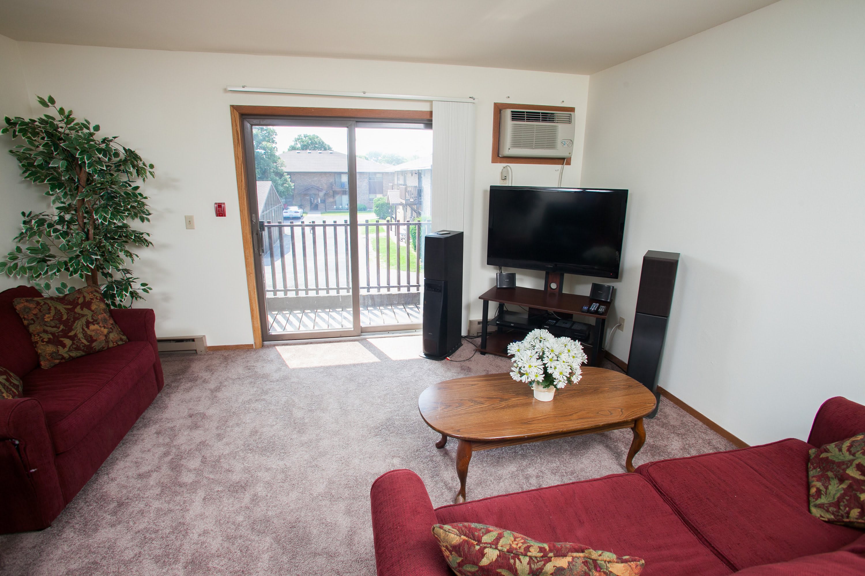 Applegate Apartments – photo 4