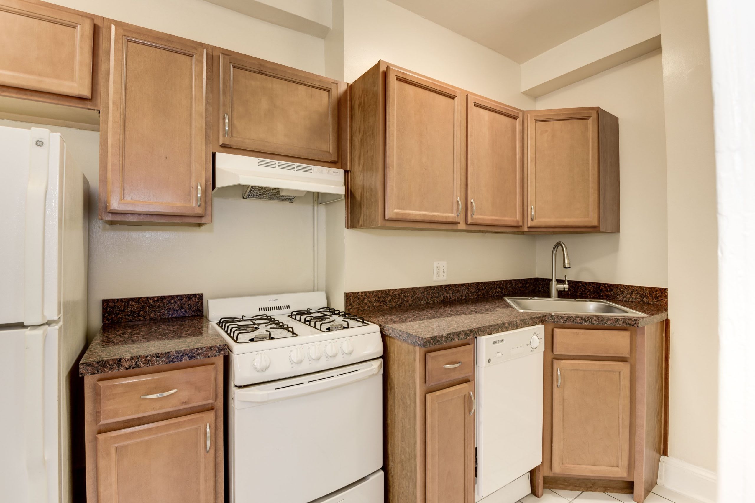 3032 Rodman – photo 2