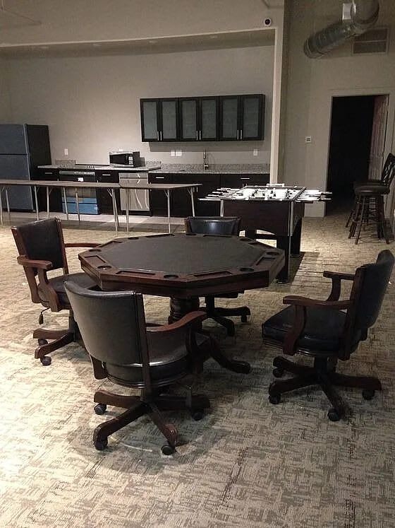Phillips Luxury Apartments – photo 4