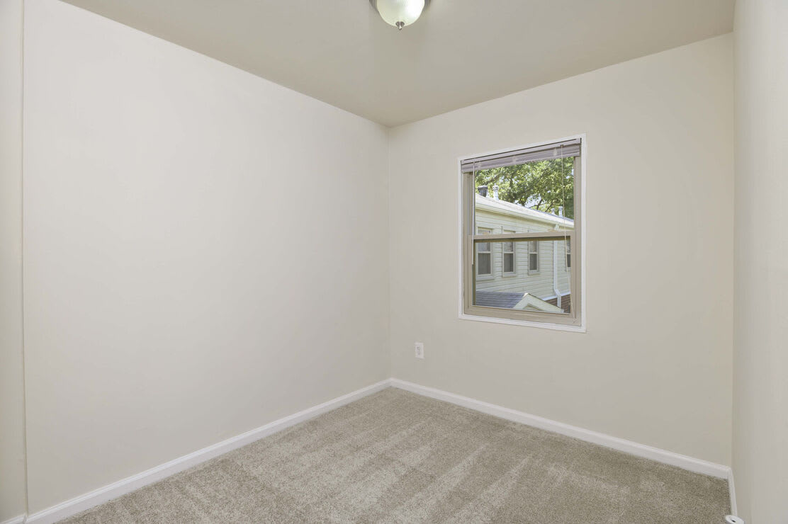Laurel Manor – photo 2