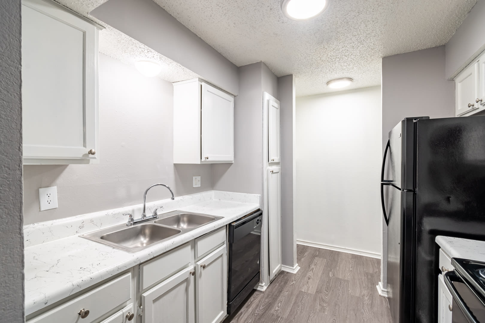 La Prada Place Apartments – photo 5