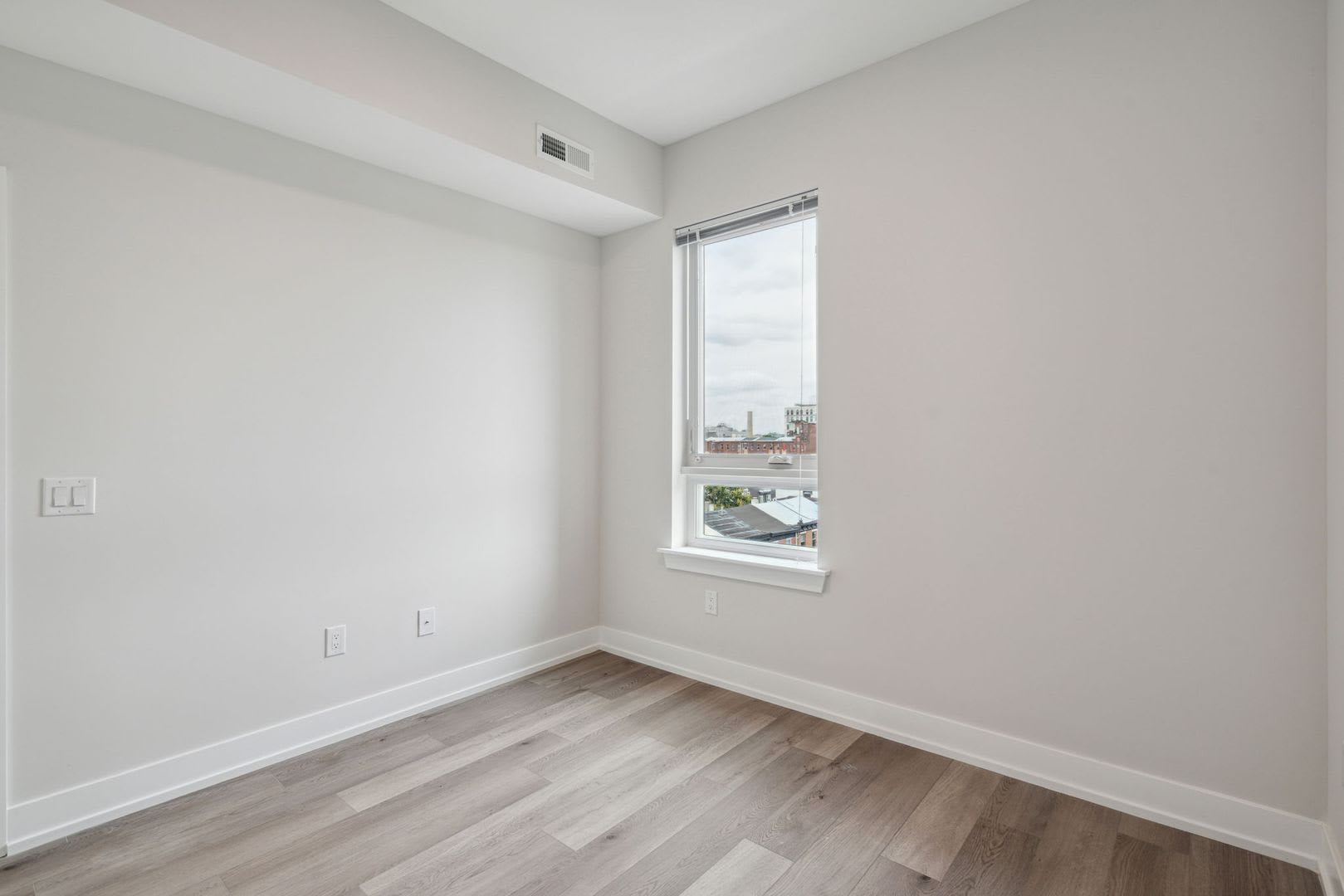 342 W Girard Avenue – photo 5