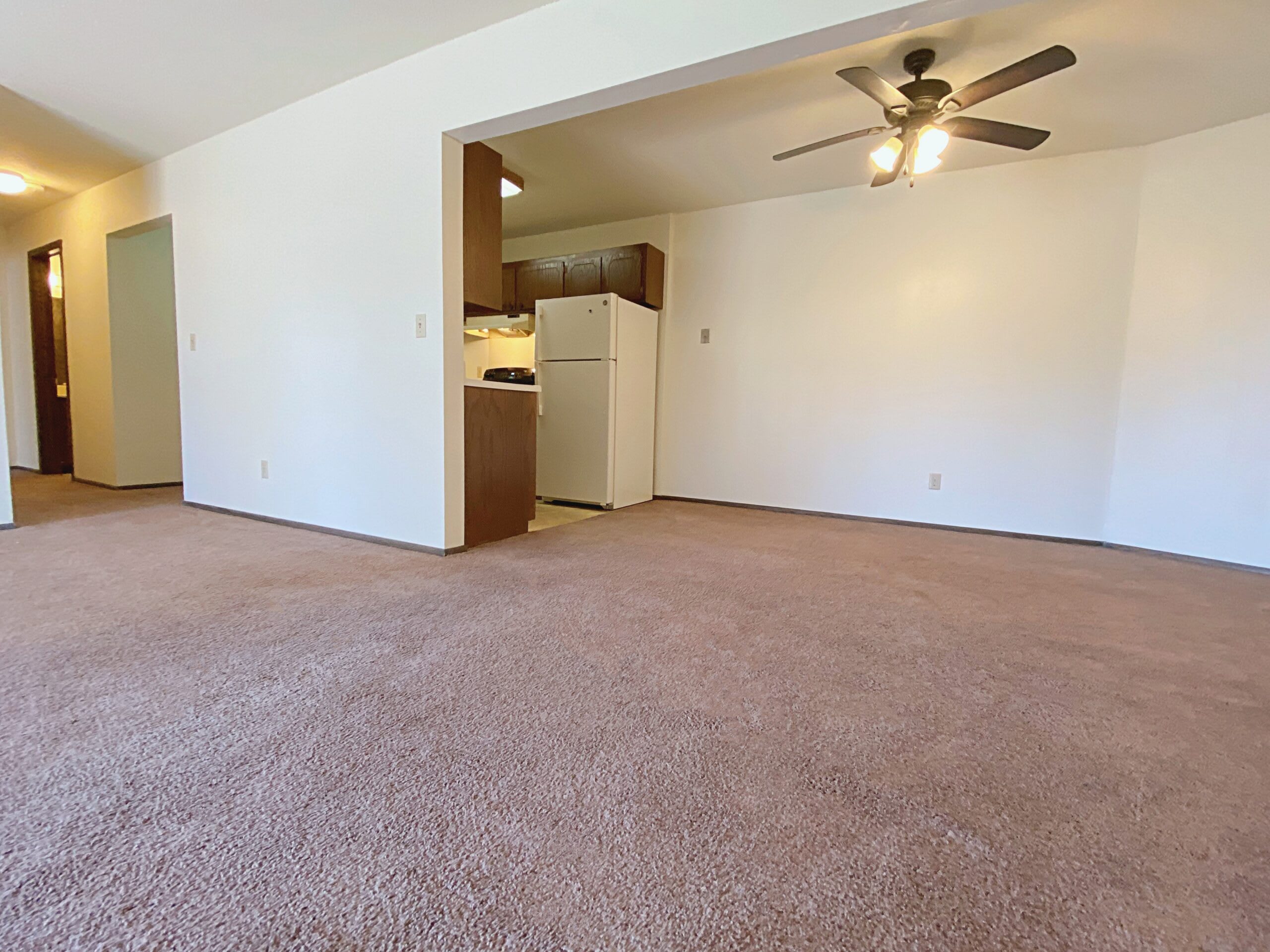 Southgate Apartments – photo 2