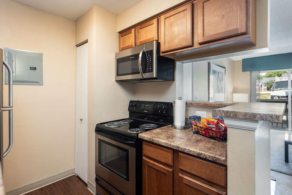 Oak Ridge Apartments – photo 2