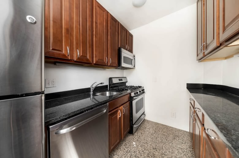 1912 Spruce St – photo 2