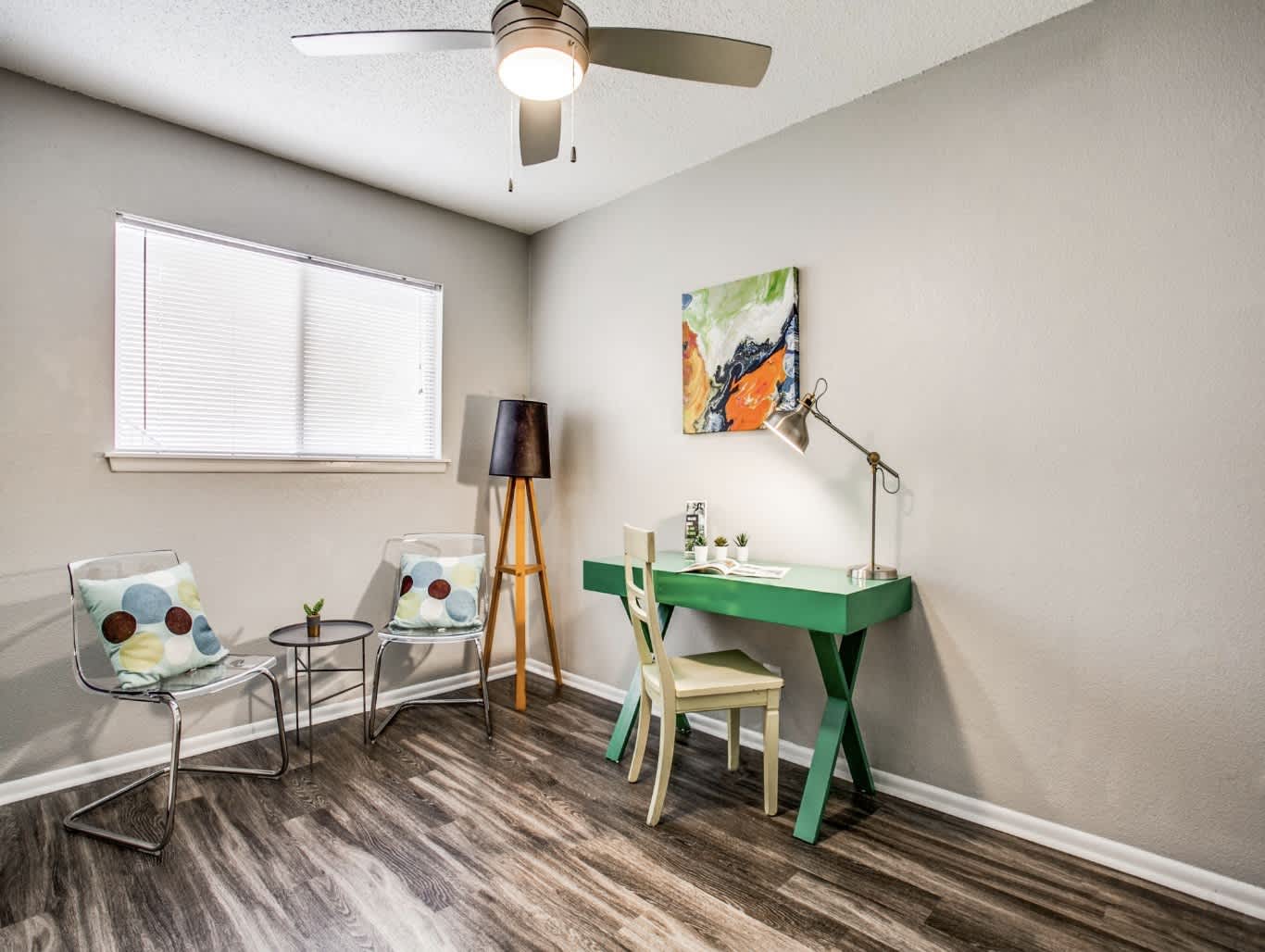 Village Oaks Apartments – photo 4