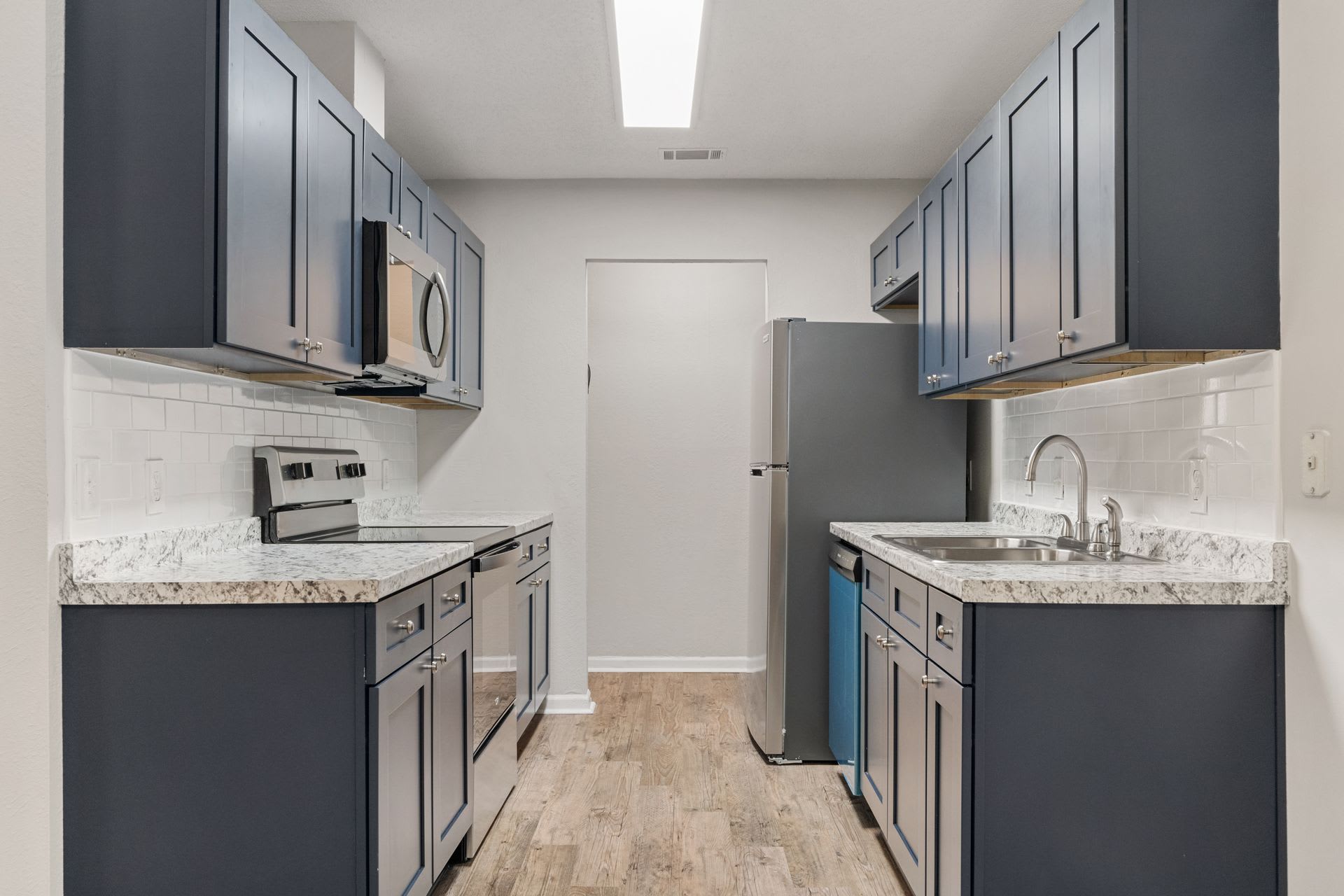 Hampton Place Luxury Apartment – photo 2
