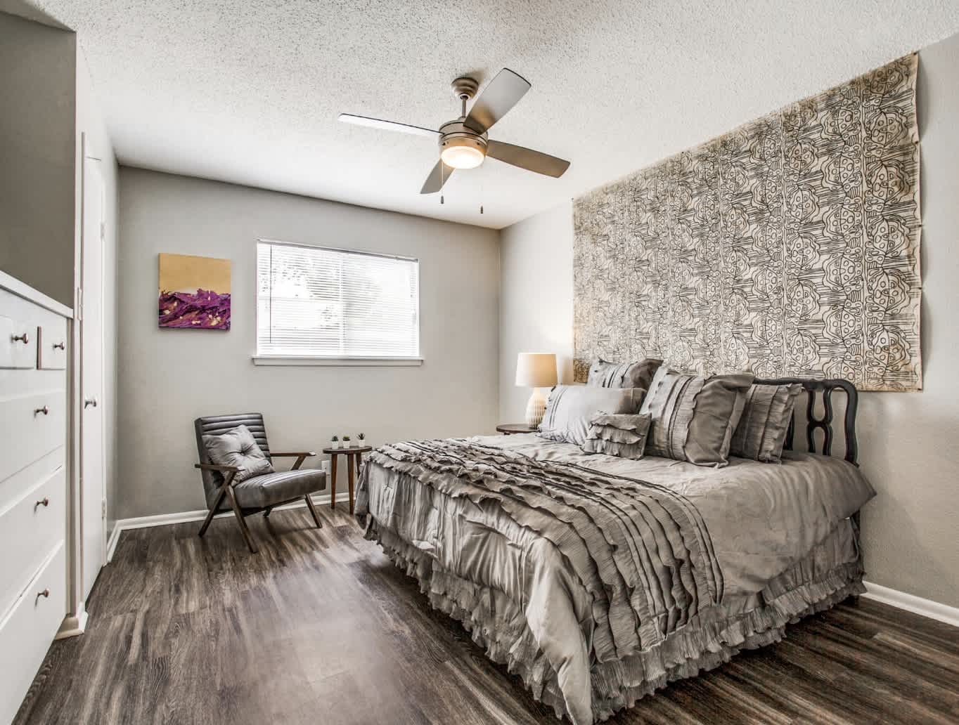 Village Oaks Apartments – photo 5