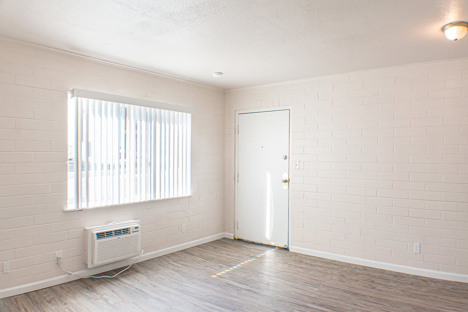 128R Apartments – photo 2