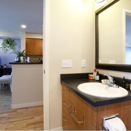 Yugo Seattle Lothlorien – photo 2